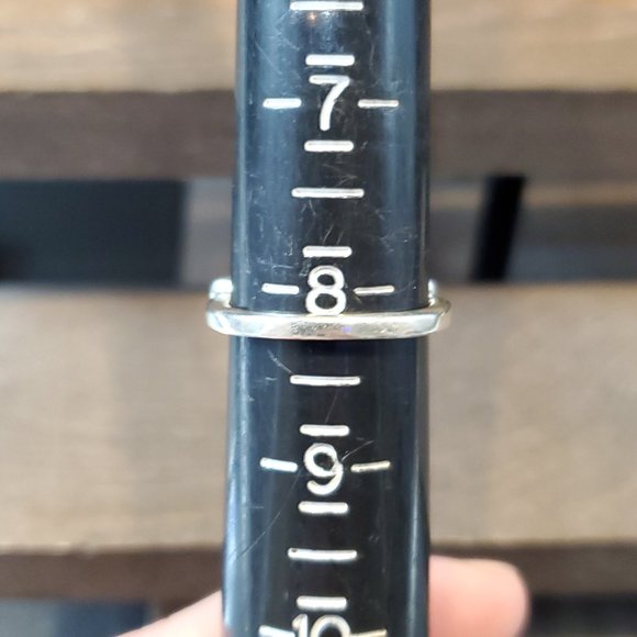 Size 8.25 925 Sterling Silver Unique Style Rectangle Amethyst Ring - Picture 6 of 8